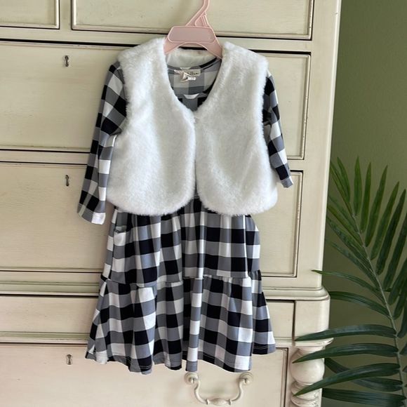 Emma & Elsa Other - Emma & Elsa Dress and white faux fur bowlers jacket Size 5